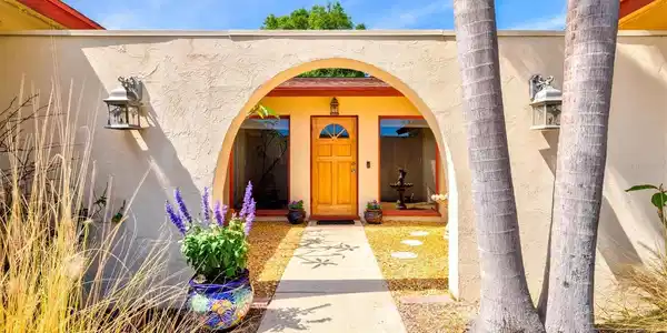 6533 BOWLINE DRIVE