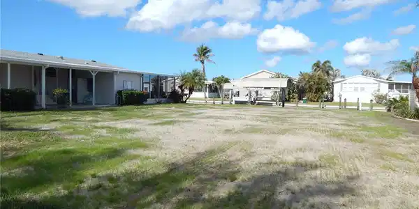 22 ROTTERDAM DRIVE