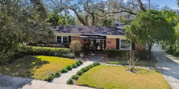 4532 W BEACHWAY DRIVE