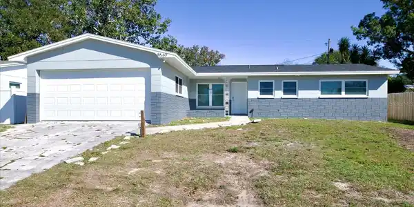 8549 OAKHURST ROAD