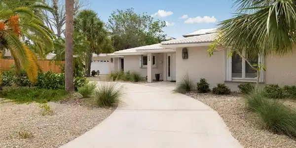 708 GARFIELD DRIVE