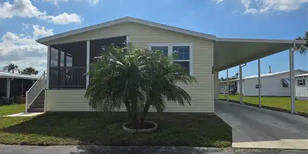 428 BOXWOOD DRIVE