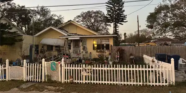 2216 SAXON STREET