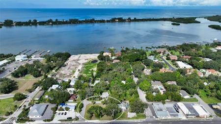 51 N TAMIAMI TRAIL