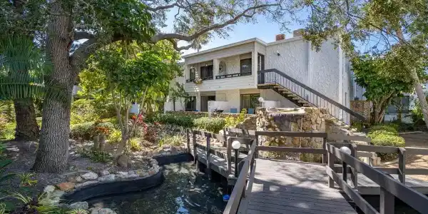 1555 TARPON CENTER DRIVE