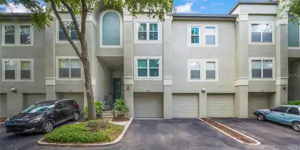 625 TROPICAL BREEZE WAY