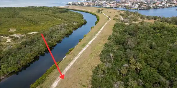 4 HAMMOCK BAY BLVD