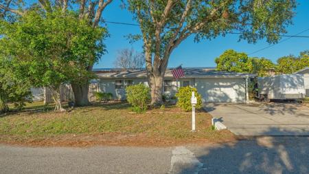 7272 CASS CIRCLE