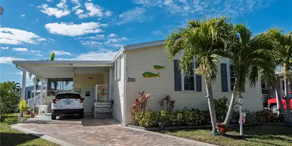 31 EMDEN CIRCLE