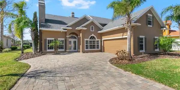 4 S LAKEWALK DRIVE