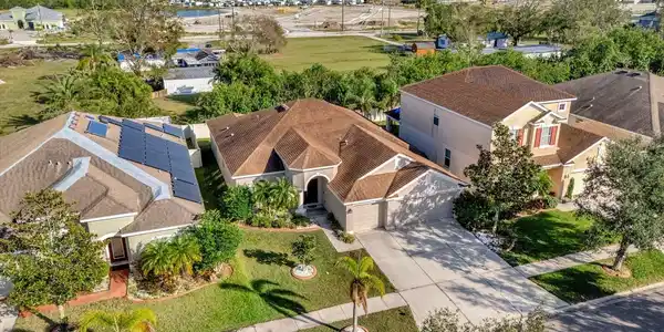 1213 PARKER DEN DRIVE