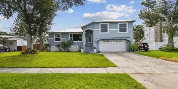 317 SHORE DRIVE E