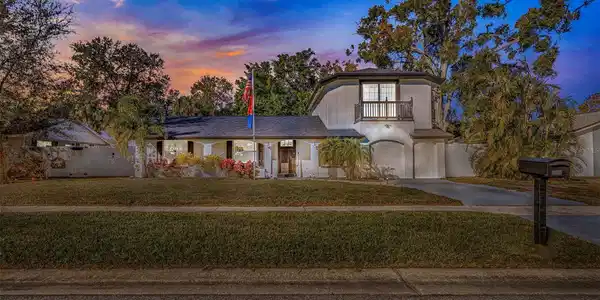 1008 GREENLEAF WAY