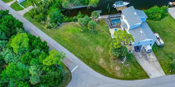 MANGROVE DRIVE