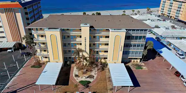 1200 TARPON CENTER DRIVE