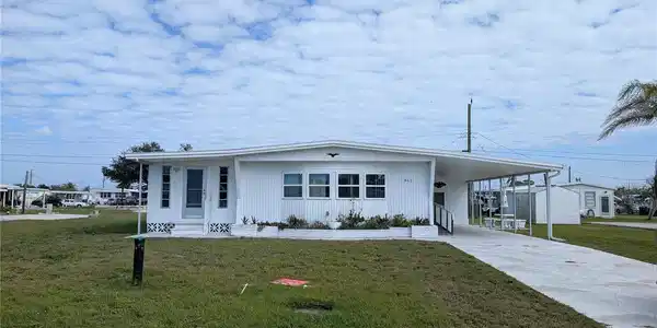 861 CALLE MENUDA
