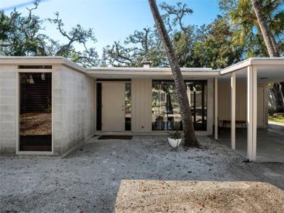 1695 LOWE DRIVE
