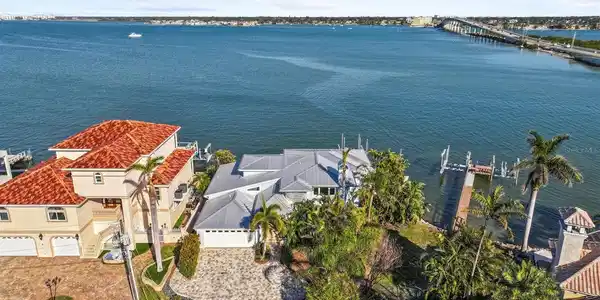 1201 BAY DRIVE