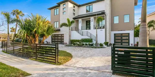 4816 W SUNSET BOULEVARD