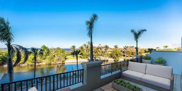 3333 SUNSET KEY CIRCLE
