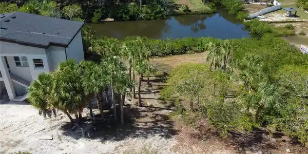 BRIGHTWATERS CT LOT 21