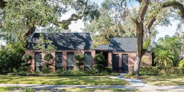 807 GROVE PARK AVENUE