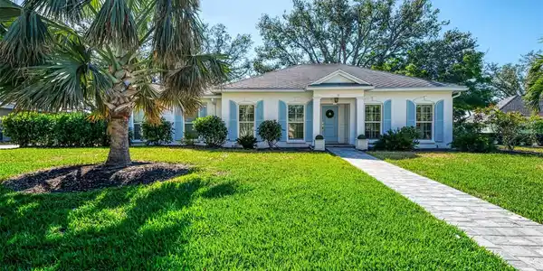 9 FAIRWAY DRIVE