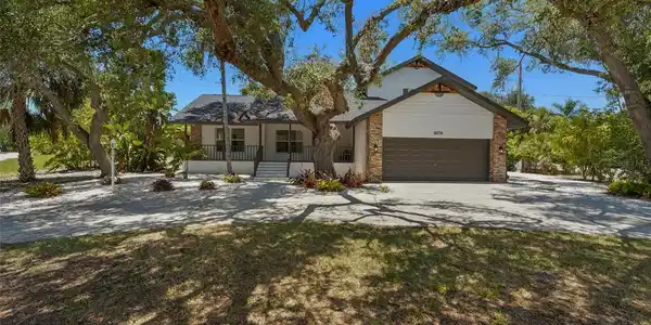 4074 REDBIRD CIRCLE