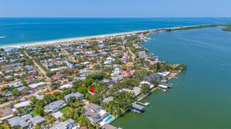956 BAY ESPLANADE