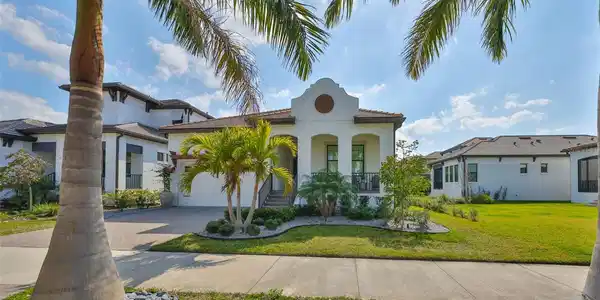 1009 SEAGRAPE DRIVE