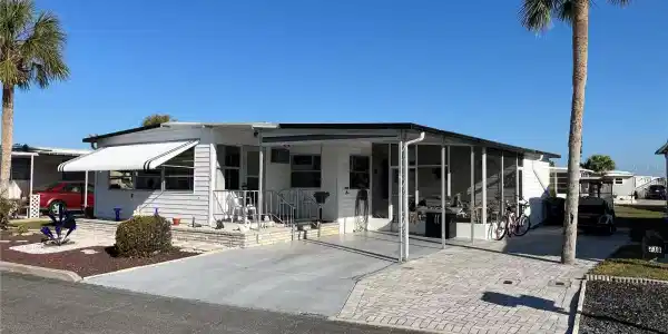 718 ROMA ROAD