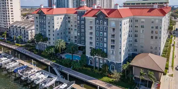 700 S HARBOUR ISLAND BOULEVARD