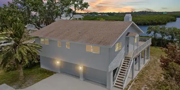 1647 SEA BREEZE DRIVE