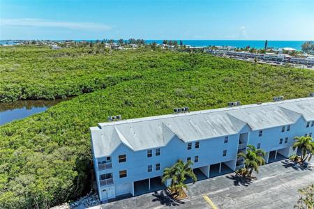 3607 E BAY DR