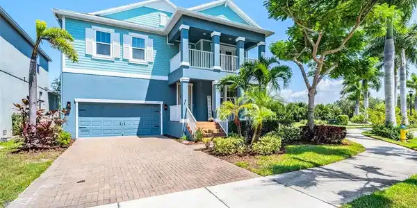 905 SEAGRAPE DRIVE