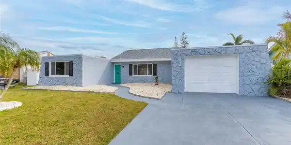 3848 STRATFIELD DRIVE