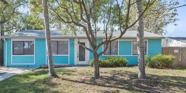 622 BAY LAKE TRAIL