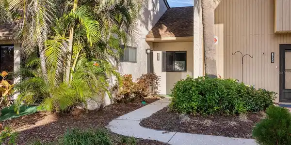 652 BIRD BAY DRIVE W