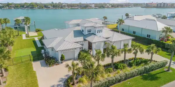 472 DESOTO DRIVE