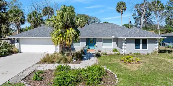 13 SANDCASTLE DRIVE
