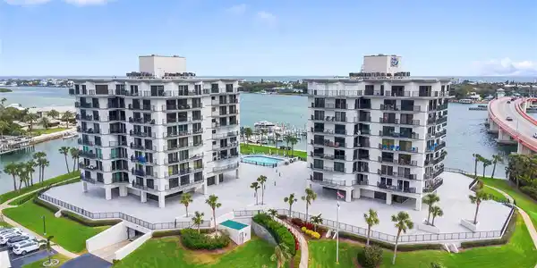 503 N CAUSEWAY