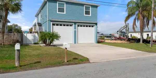 3371 MANGROVE DRIVE