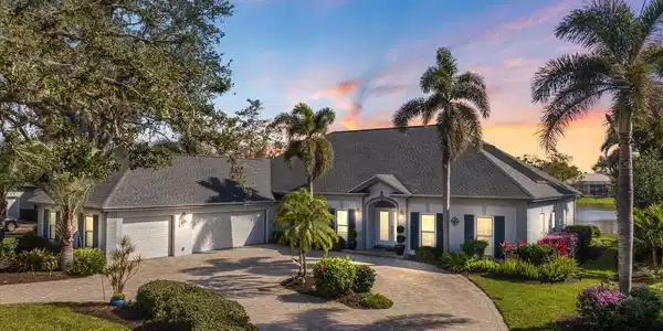 28 DOMINICA DRIVE