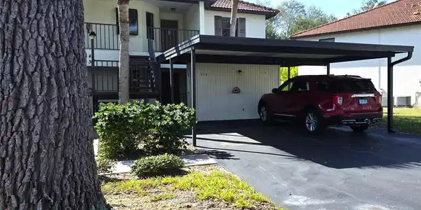 113 PINE HOLLOW DRIVE