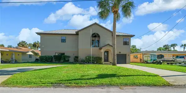 2050 NW 18TH STREET