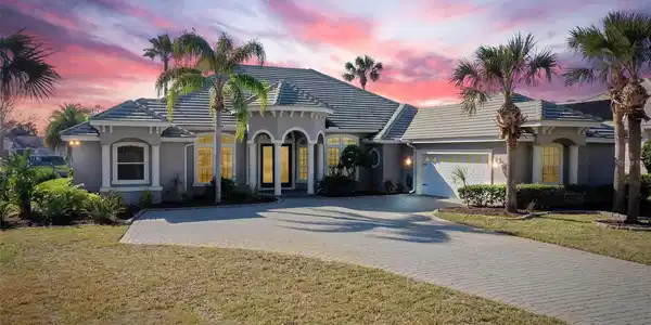 34 OLD OAK DRIVE N