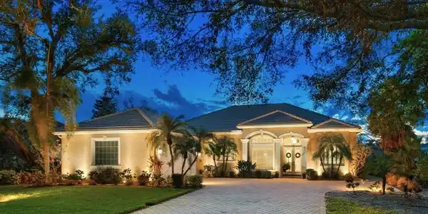4 DOMINICA DRIVE