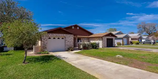 220 SHANGRI LA CIRCLE