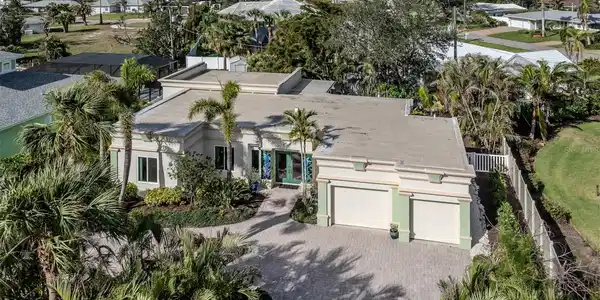 333 BAYSHORE DRIVE