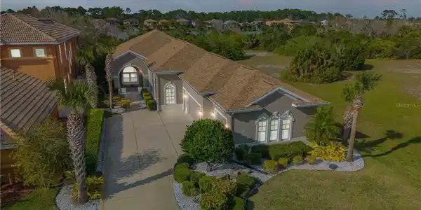 39 EMERALD LAKE COURT